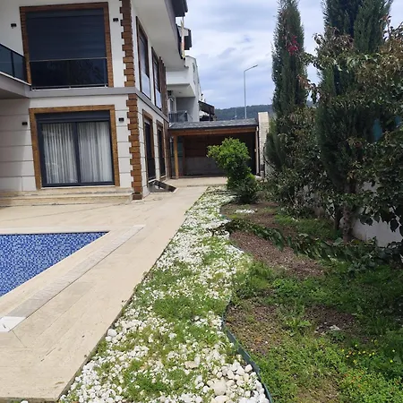 Canyon Villa *